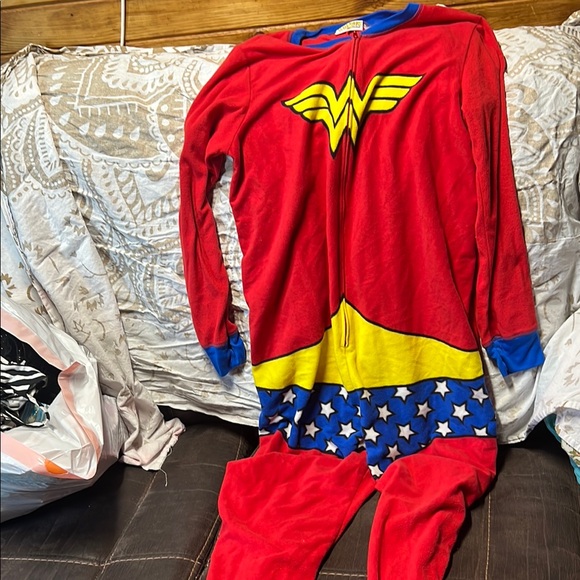 Wonder Woman Superhero Costume - Picture 1 of 6